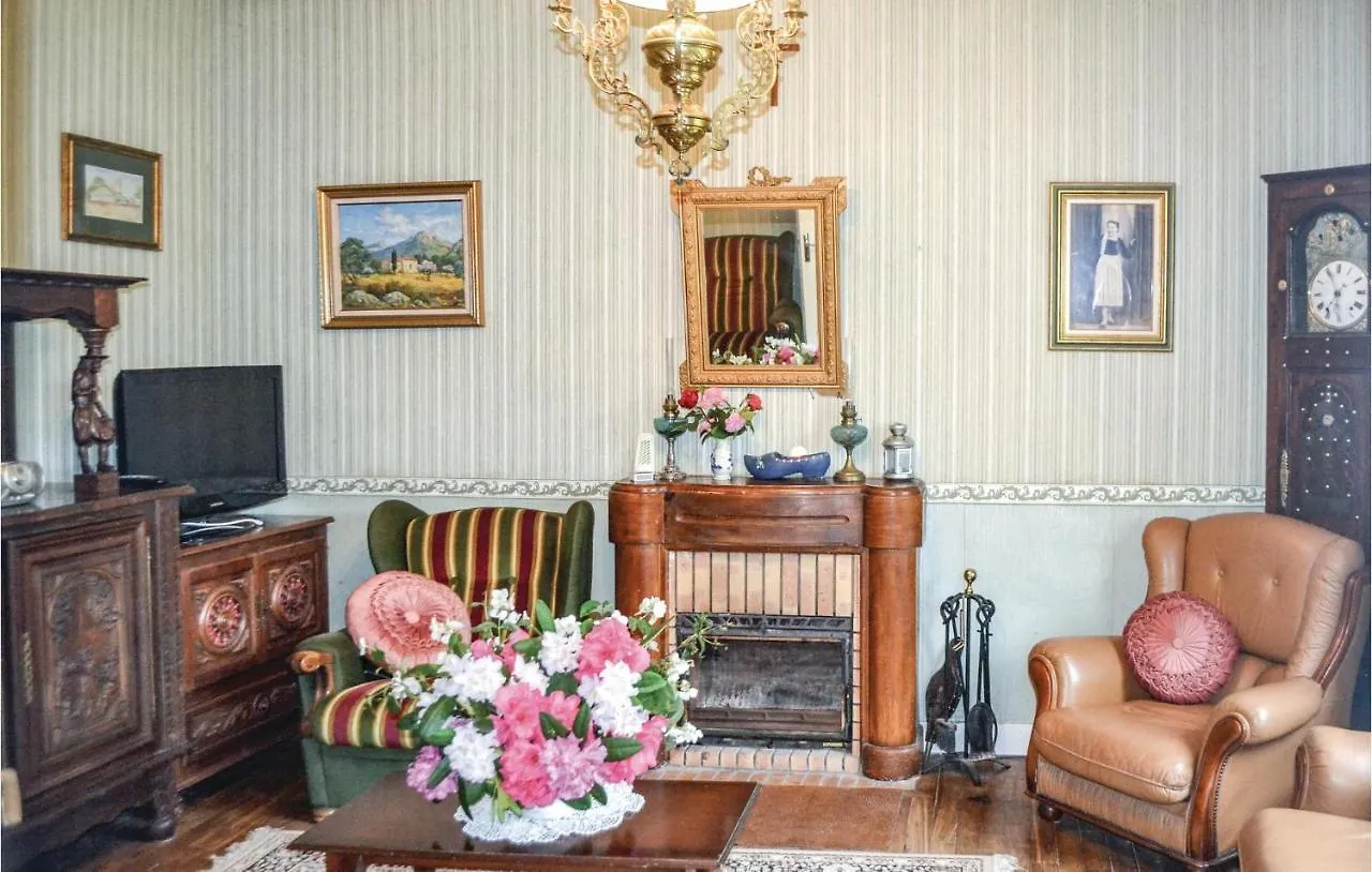 Σπίτι διακοπών Gorgeous Home In Saint Jean-Trolimon With Kitchen